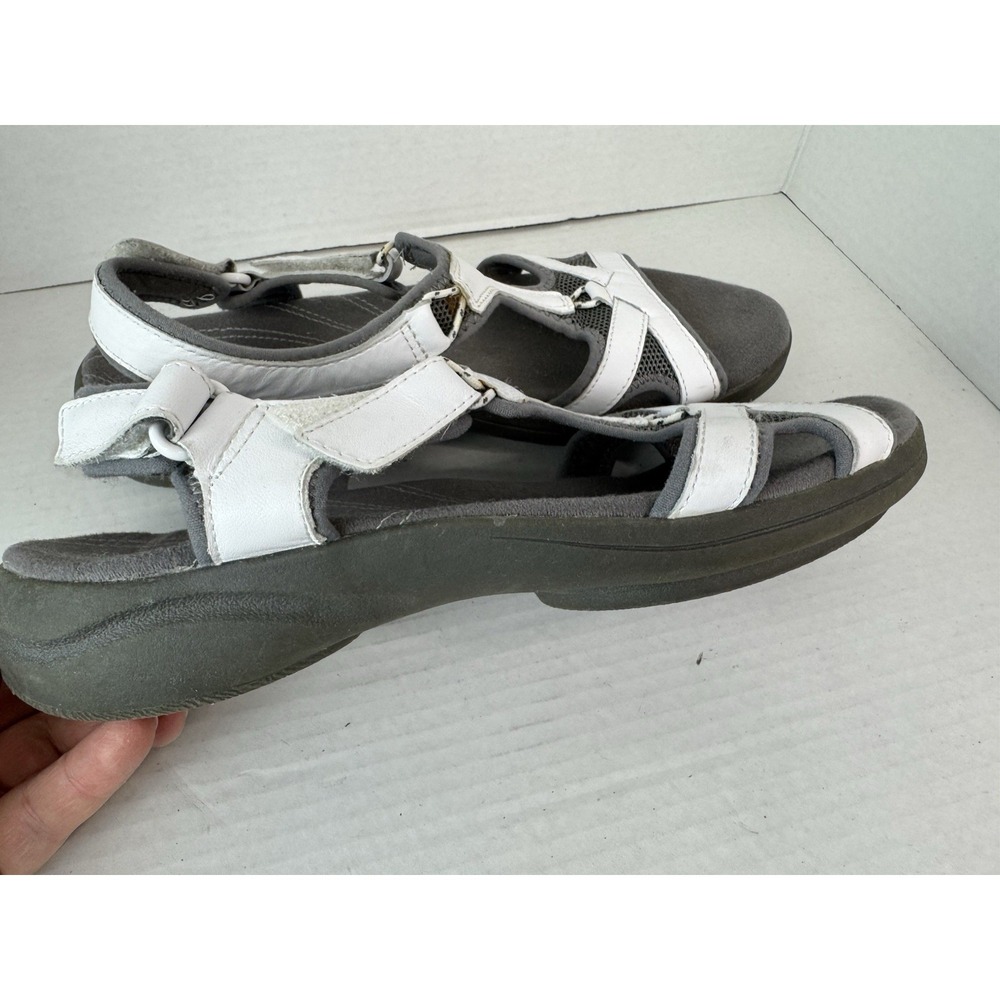 Clarks In Motion Jump Womens 9.5 M Slingback Walking Sandals Summer Fashion